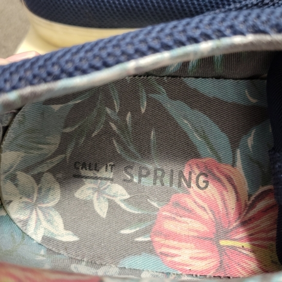 Call It Spring Lace Up Sneakers  - Size US 11 - Picture 5 of 6